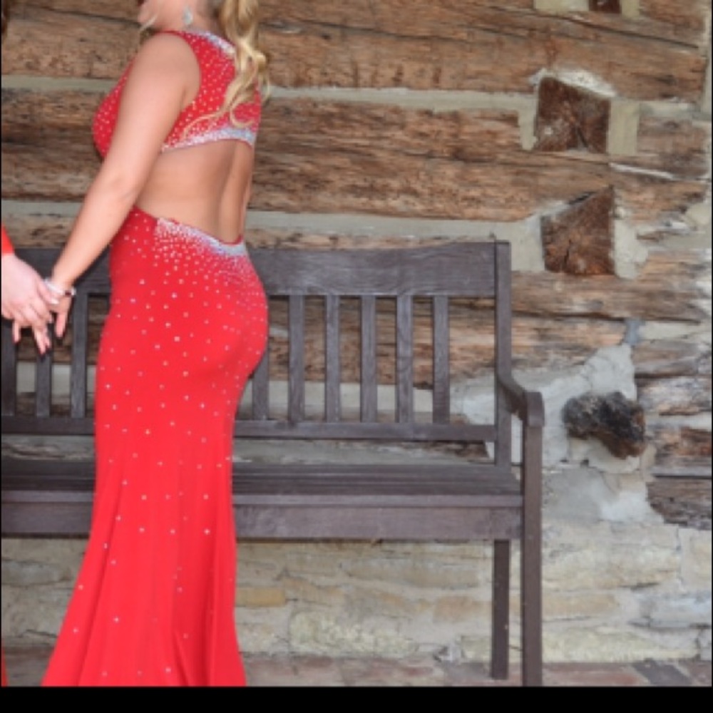 Prom dress - Picture 2 of 4